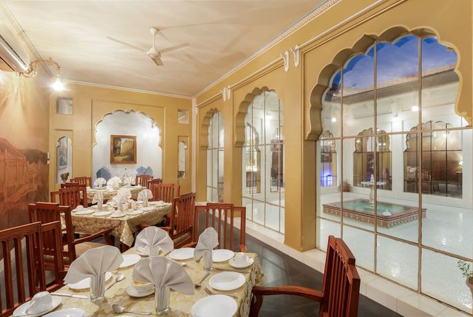 Imagen del bar/restaurante del Hotel Brij Gaj Kesri, Bikaner - A Boutique Luxury Palace. Foto 2