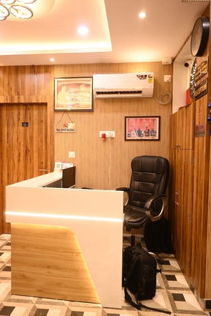 Imagen de los interiores del Hotel Brij Inn. Foto 11