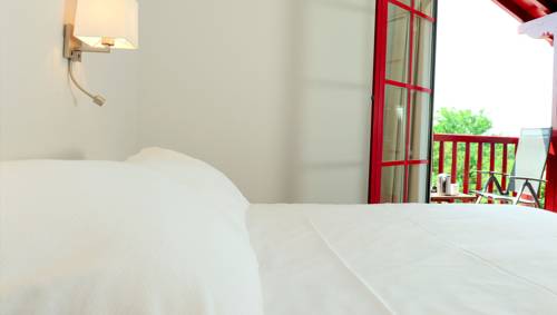 Imagen de la habitación del Hotel Briketenia. Foto 6