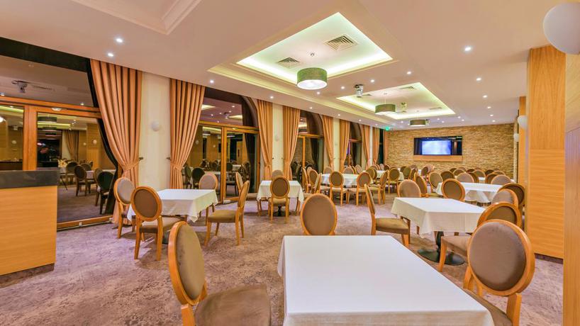 Imagen del bar/restaurante del Hotel Briliant. Foto 4