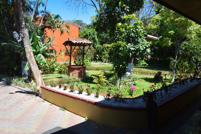 Imagen de los exteriores del Hotel Brillasol Airport. Foto 6