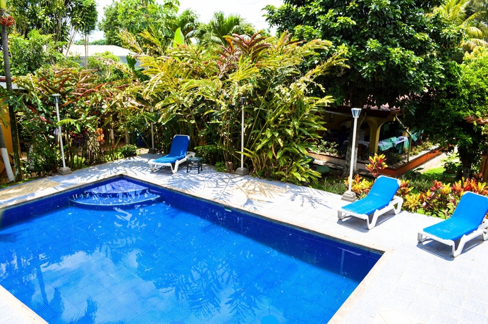 Imagen de la piscina del Hotel Brillasol Airport. Foto 14