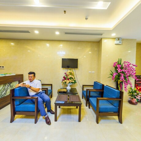 Imagen de los interiores del Hotel Brilliant Me Tri. Foto 39