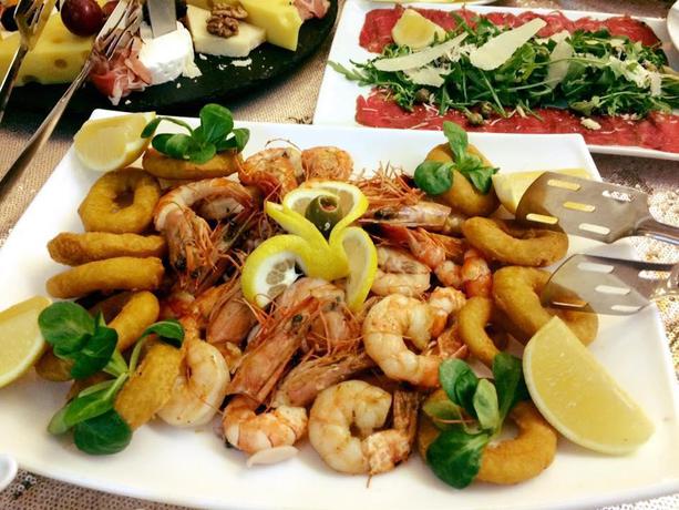 Imagen general del Hotel Brilliant Plaza. Foto 11