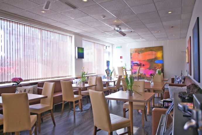 Imagen de los interiores del Hotel Brim. Foto 9