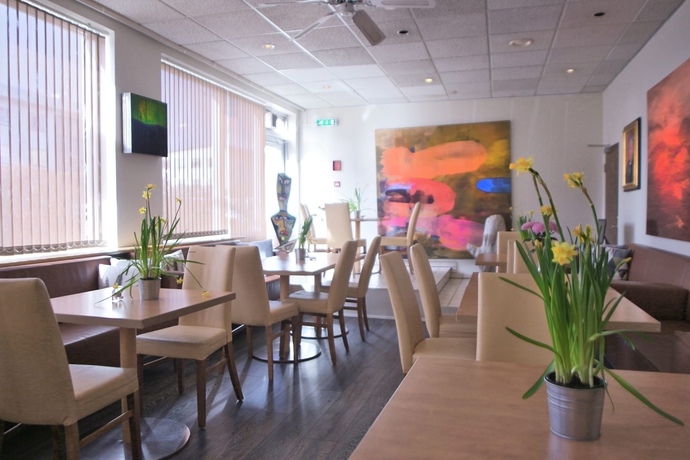 Imagen de los interiores del Hotel Brim. Foto 18