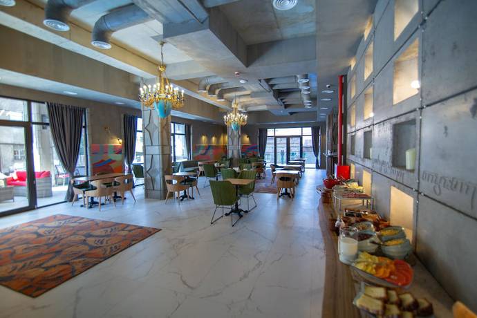 Imagen del bar/restaurante del Hotel Brim, Tbilisi. Foto 7