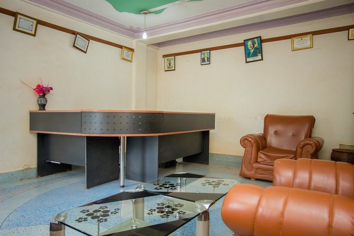 Imagen de los interiores del Hotel Brimax. Foto 17