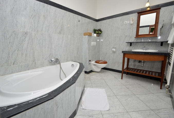 Imagen de la habitación del Hotel Brioni Boutique. Foto 7