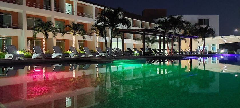 Imagen general del Hotel Brisa Color Esmeralda. Foto 2