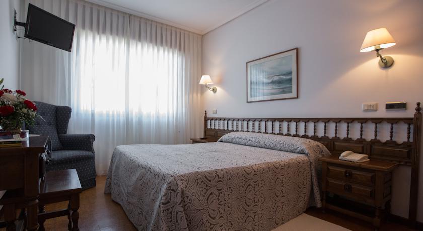 Imagen de la habitación del Hotel Brisamar, A Guardia. Foto 3