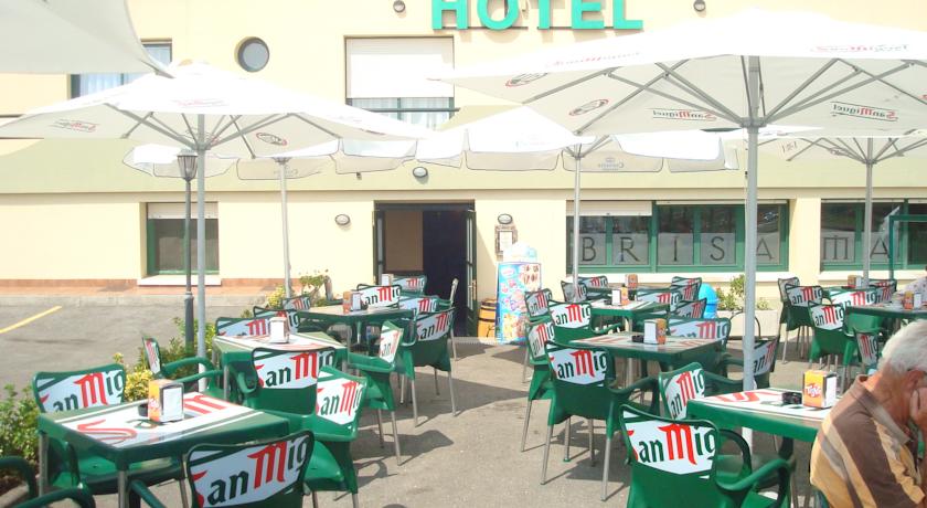 Imagen del bar/restaurante del Hotel Brisamar. Foto 3