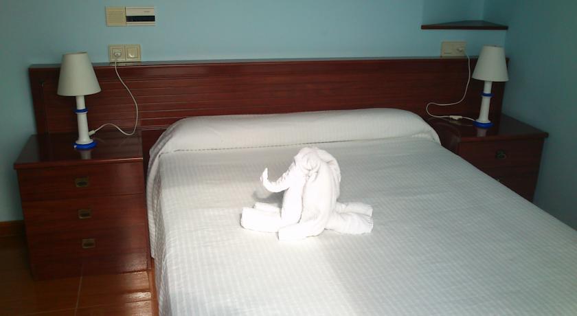 Imagen de la habitación del Hotel Brisamar. Foto 6