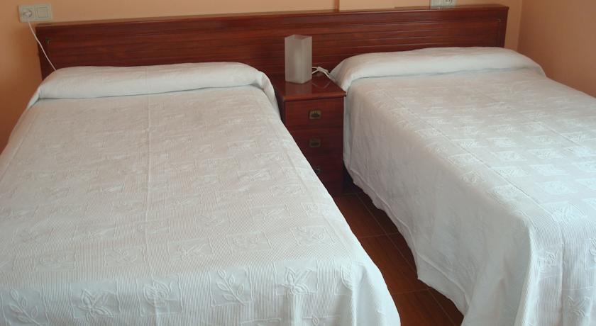 Imagen de la habitación del Hotel Brisamar, Luanco. Foto 5