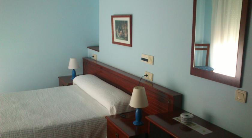 Imagen de la habitación del Hotel Brisamar, Luanco. Foto 9