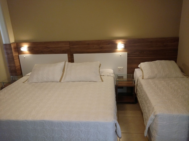 Imagen de la habitación del Hotel Brisamar Suite. Foto 9