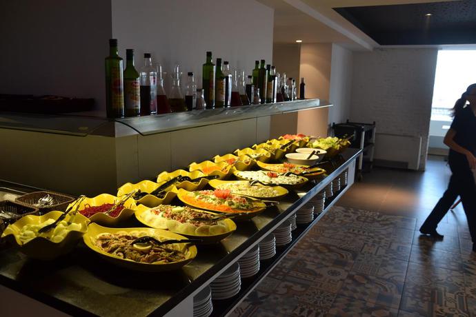 Imagen general del Hotel Brisamar Suites. Foto 6