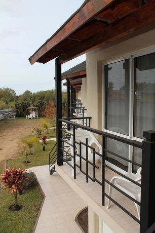 Imagen de la habitación del Hotel Brisas Del Lago Apartamentos. Foto 8