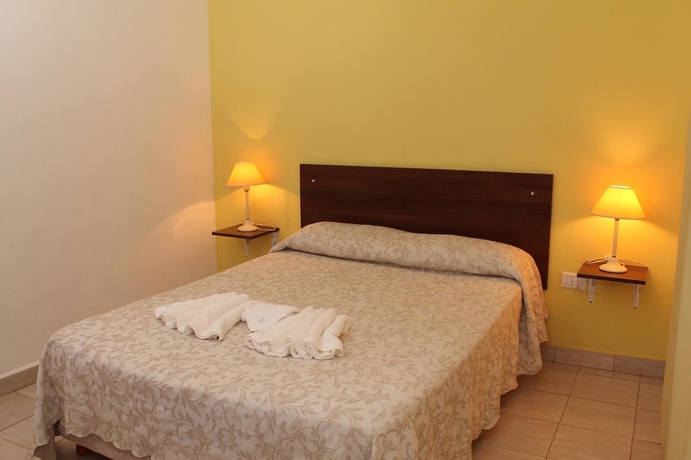 Imagen de la habitación del Hotel Brisas Del Lago Apartamentos. Foto 10