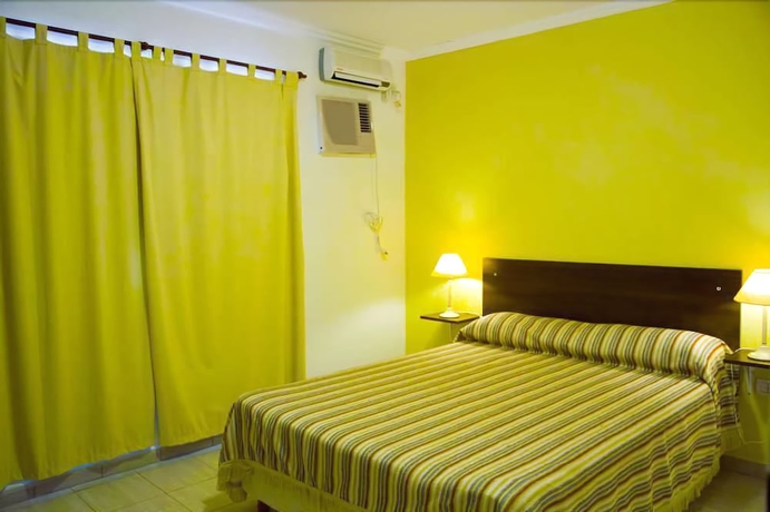 Imagen de la habitación del Hotel Brisas Del Lago Apartamentos. Foto 12