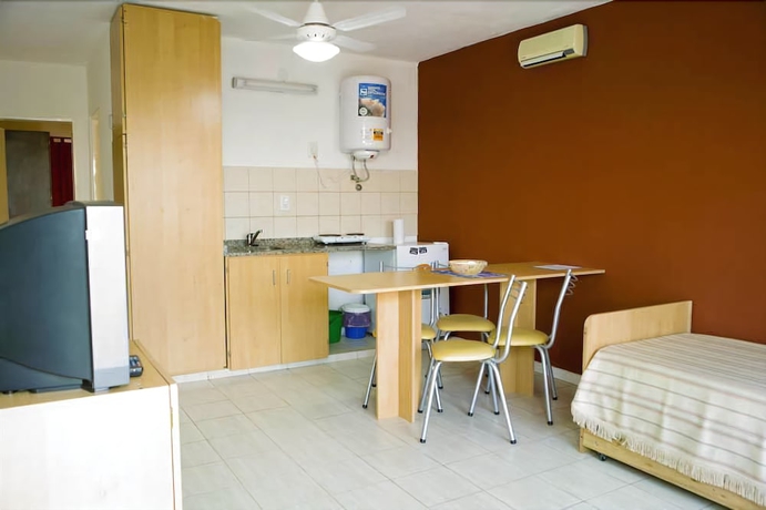 Imagen de la habitación del Hotel Brisas Del Lago Apartamentos. Foto 14