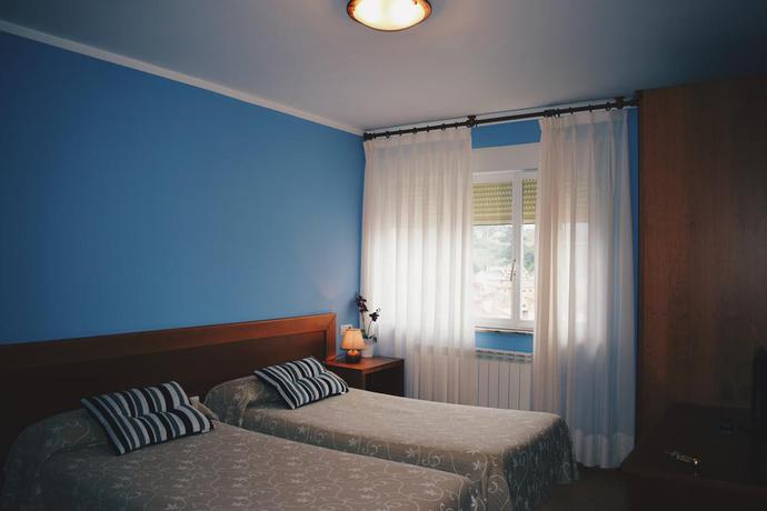 Imagen de la habitación del Hotel Brisas Del Sella. Foto 5