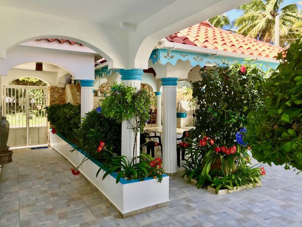 Imagen de los exteriores del Hotel Brisas Doradas. Foto 20