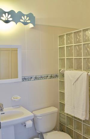 Imagen de la habitación del Hotel Brisas Doradas. Foto 15