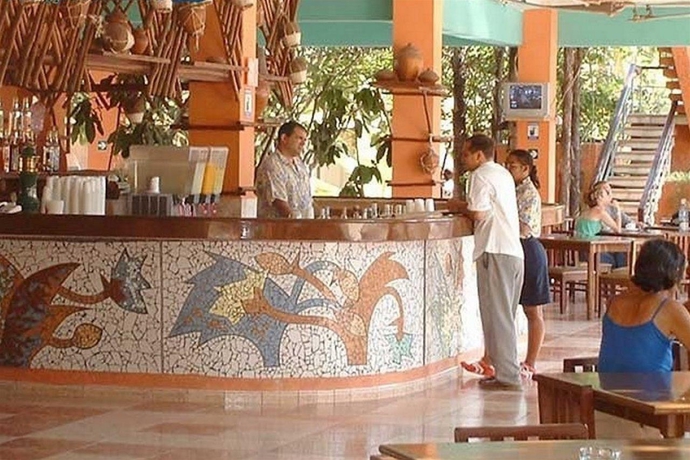 Imagen general del Hotel Brisas Santa Lucia. Foto 4