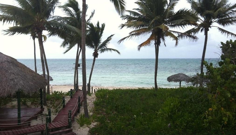 Imagen general del Hotel Brisas Santa Lucia. Foto 13