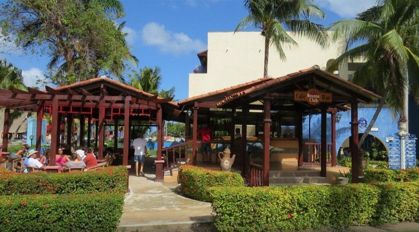 Imagen general del Hotel Brisas Santa Lucia. Foto 15