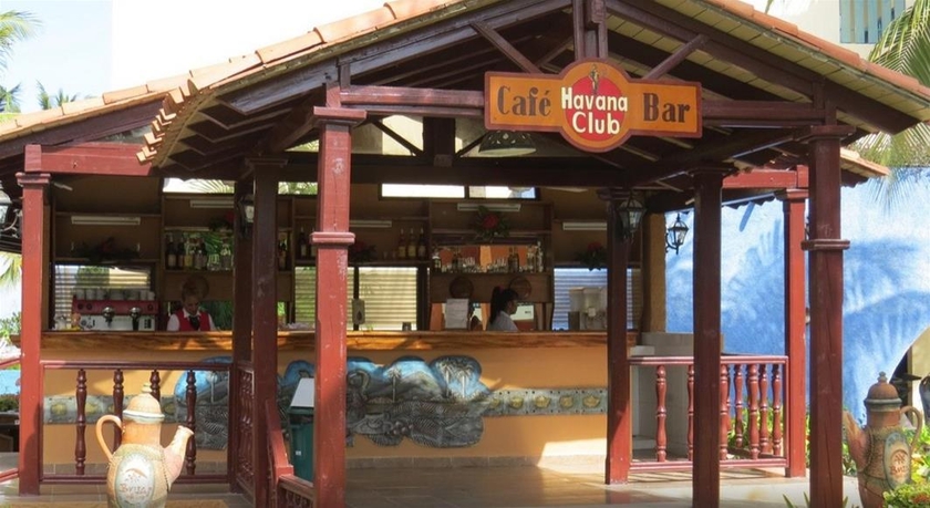 Imagen general del Hotel Brisas Santa Lucia. Foto 16