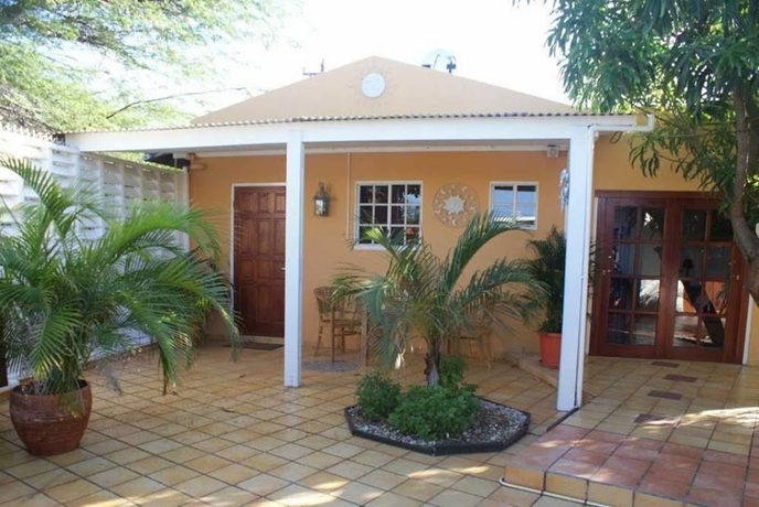 Imagen de los exteriores del Hotel Brisas Studio Apartments - Adults Only. Foto 7