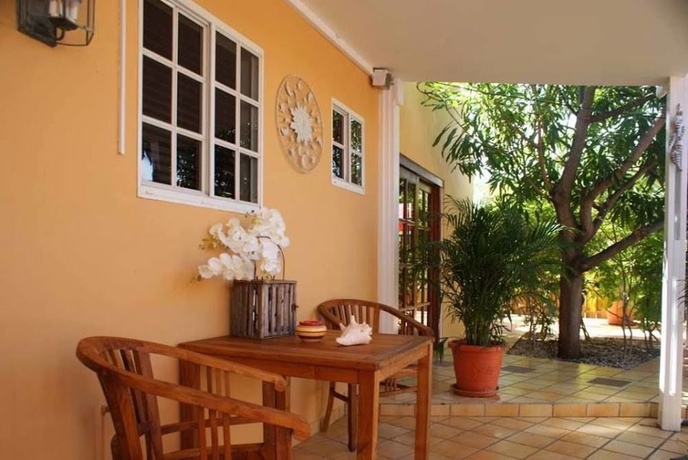 Imagen de los exteriores del Hotel Brisas Studio Apartments - Adults Only. Foto 8