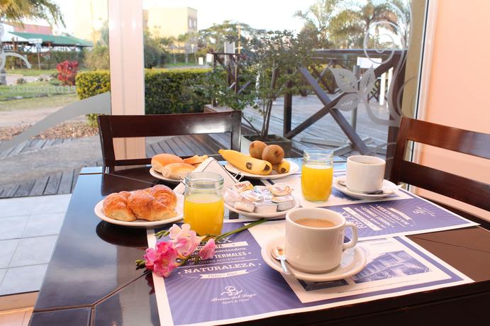 Imagen de los interiores del Hotel Brisas del Lago Apart and Federacion. Foto 18