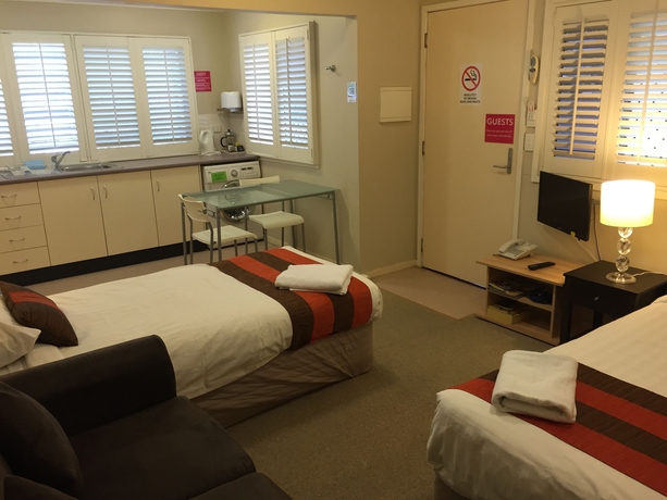 Imagen de la habitación del Hotel Brisbane Street Studios. Foto 13