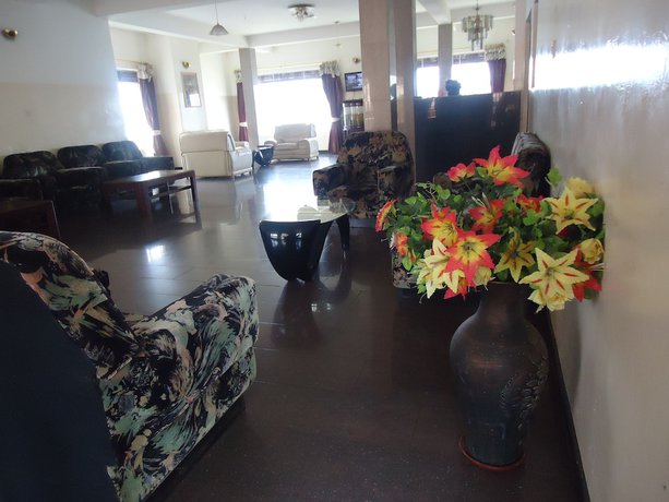 Imagen de los interiores del Hotel Brisk Triangle. Foto 12