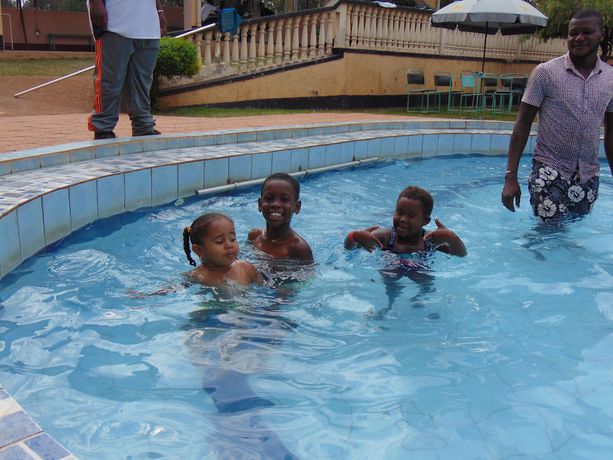 Imagen de la piscina del Hotel Brisk Triangle. Foto 14