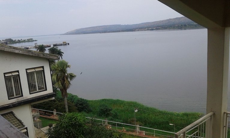 Imagen de los exteriores del Hotel Brisk Triangle. Foto 9