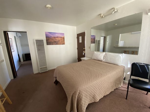 Imagen de la habitación del Hotel Bristlecone Motel. Foto 16