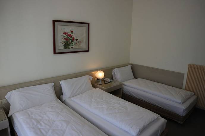 Imagen de la habitación del Hotel Bristol, Alboletta. Foto 2