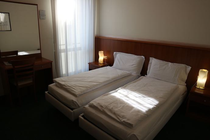 Imagen de la habitación del Hotel Bristol, Alboletta. Foto 4