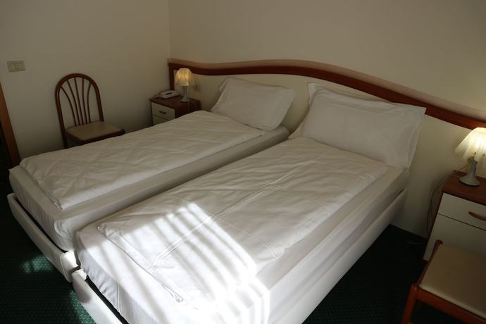 Imagen de la habitación del Hotel Bristol, Alboletta. Foto 9