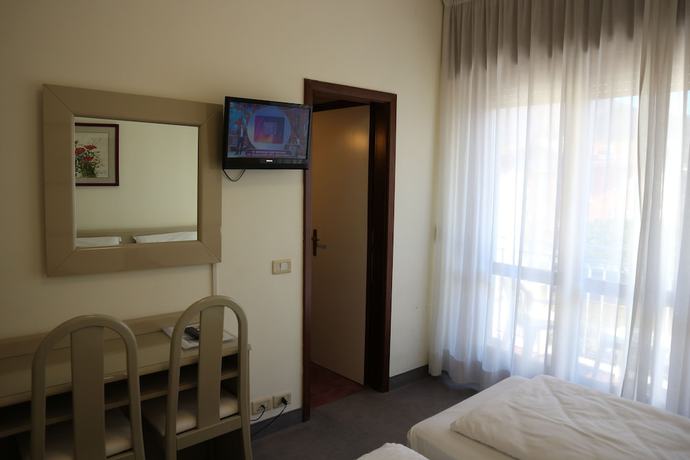 Imagen de la habitación del Hotel Bristol, Alboletta. Foto 10
