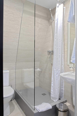 Imagen de la habitación del Hotel Bristol Apart. Foto 15