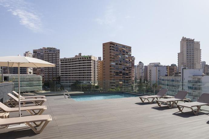 Imagen de los exteriores del Hotel Bristol, Benidorm Centro. Foto 13