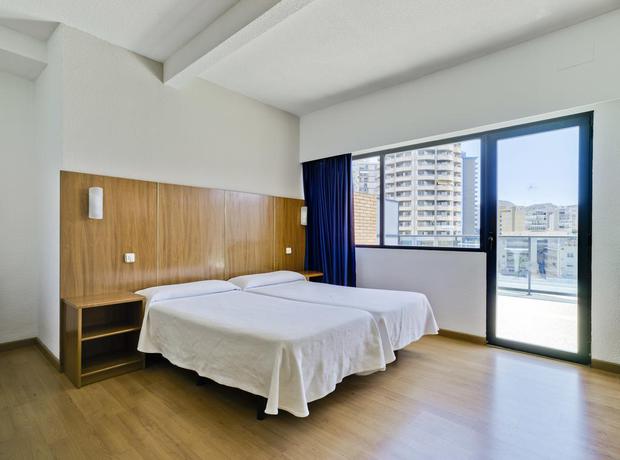 Imagen de la habitación del Hotel Bristol, Benidorm Centro. Foto 8