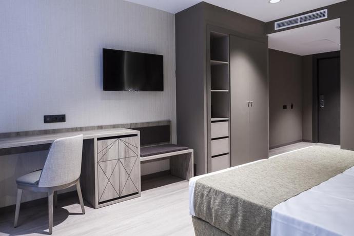 Imagen de la habitación del Hotel Bristol, Benidorm Centro. Foto 10