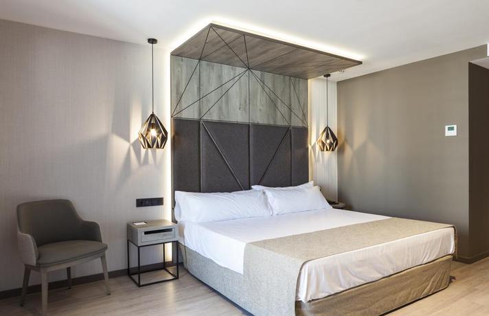 Imagen de la habitación del Hotel Bristol, Benidorm Centro. Foto 12