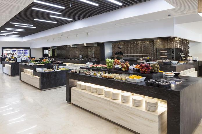 Imagen del bar/restaurante del Hotel Bristol, Benidorm Centro. Foto 6